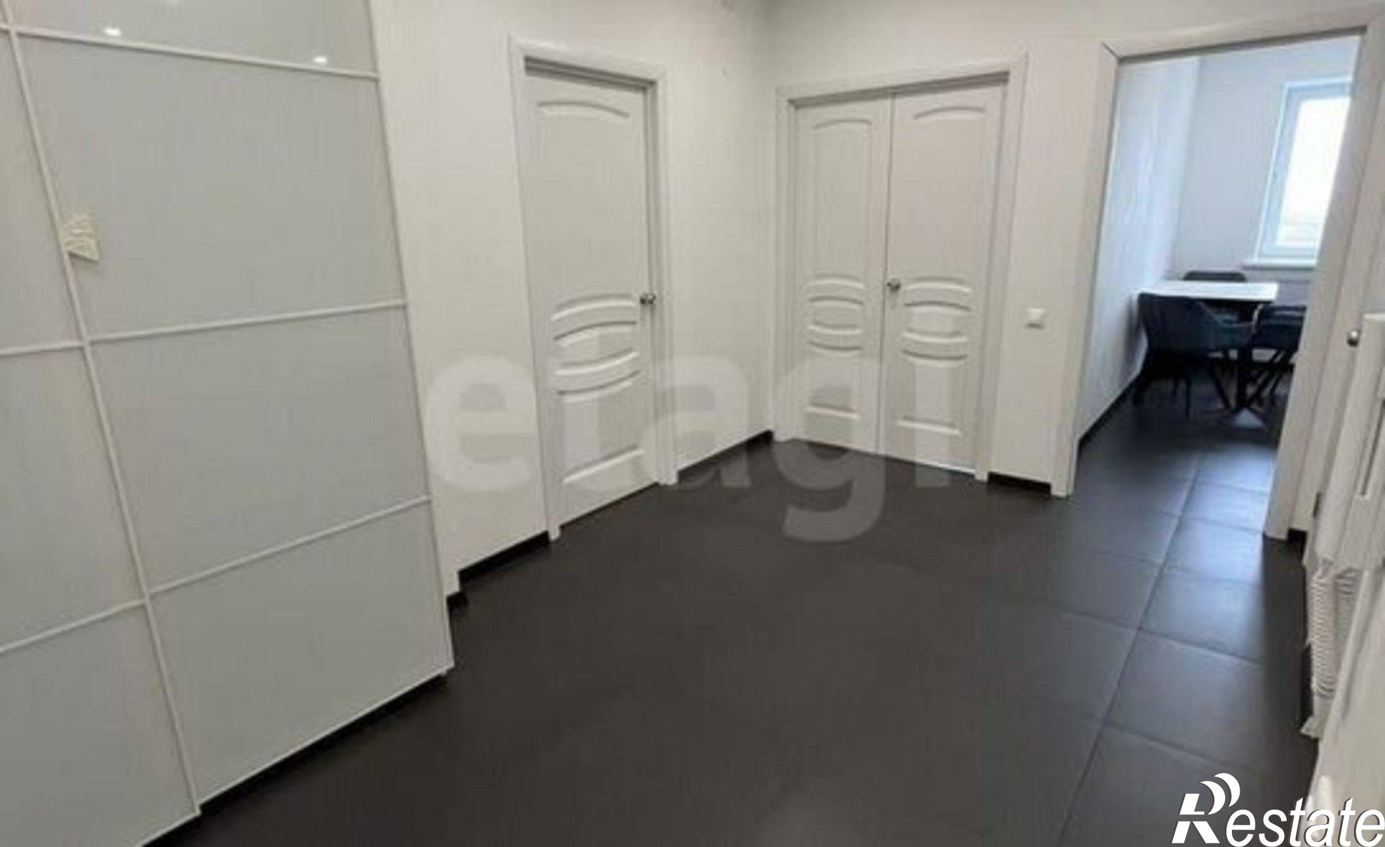 Купить квартиру за 12 000 000 рублей на Оснабрюкская улица, 32