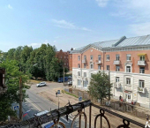 комната 102 кв м улица Спартака, 19