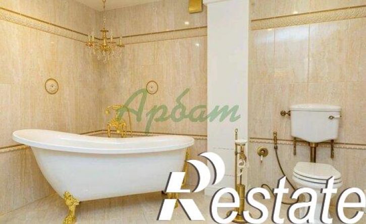 4-комн квартира улица Благоева, 18,  д. 18
